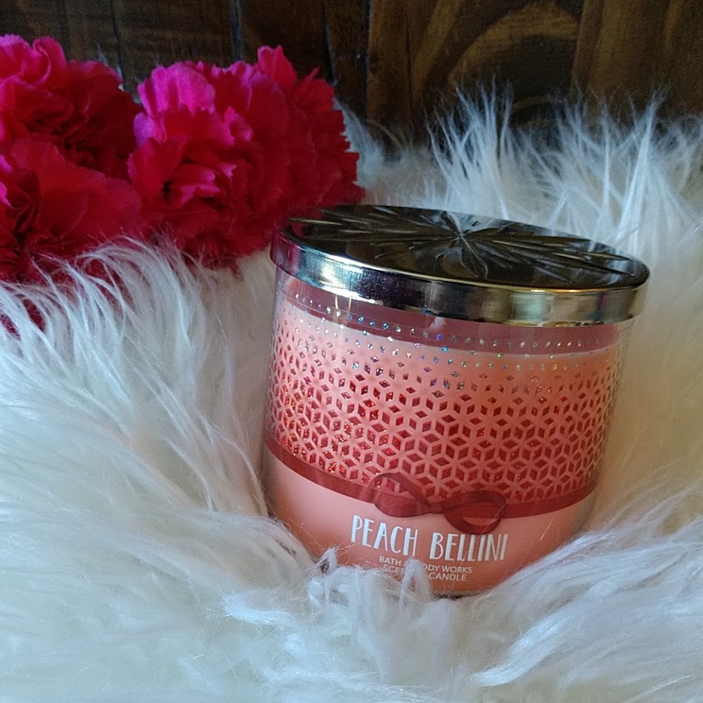 🌸 Delicious Peach Bellini candle